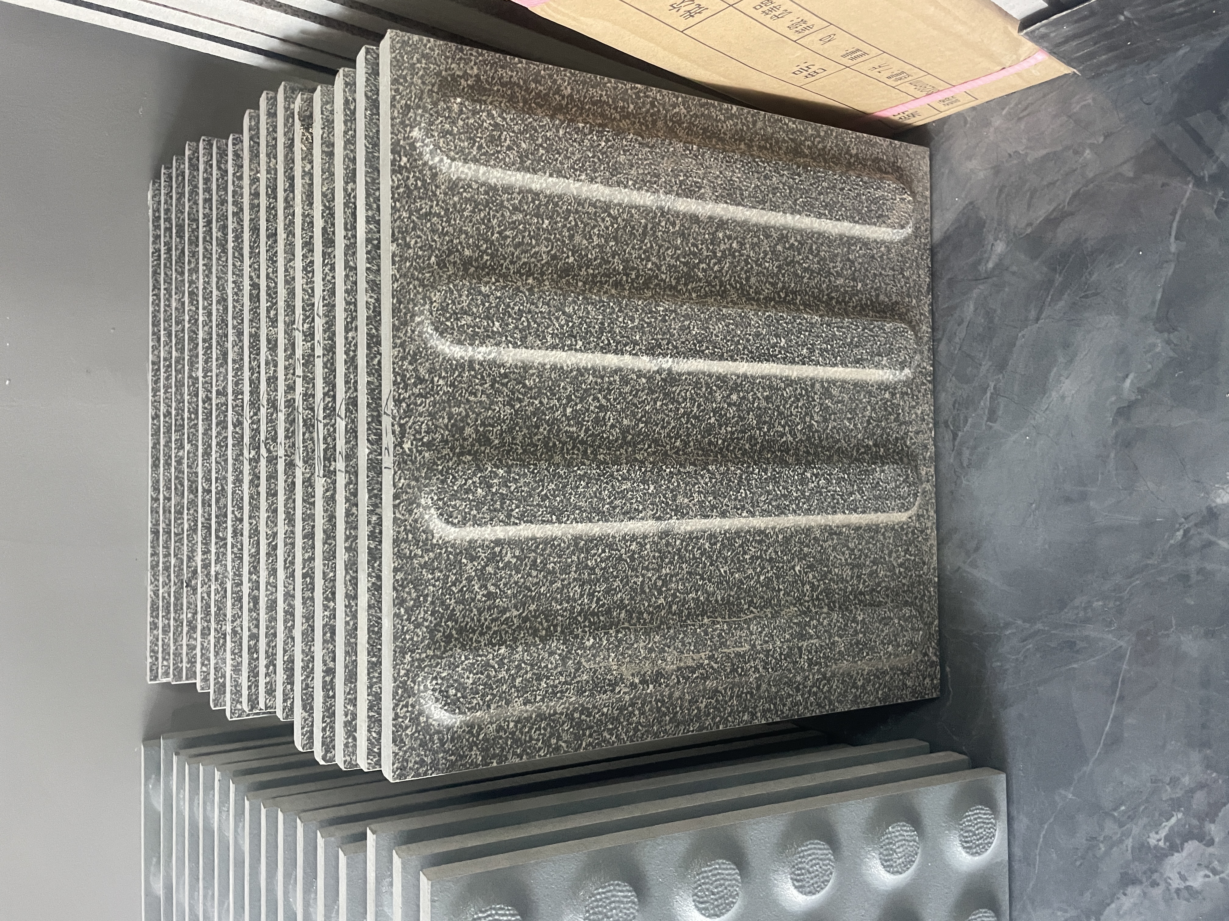 リアルロックタイル