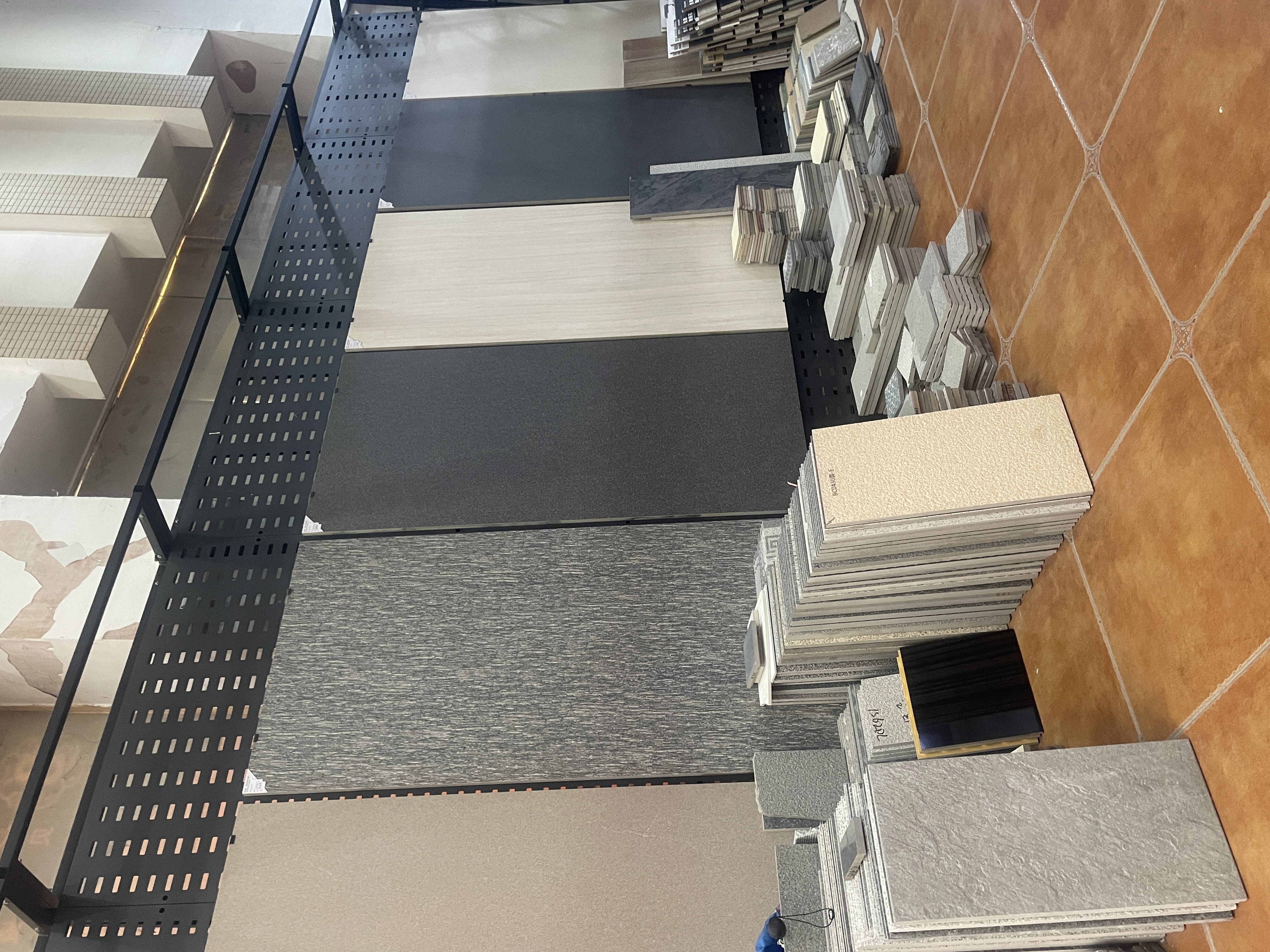 リアルロックタイル